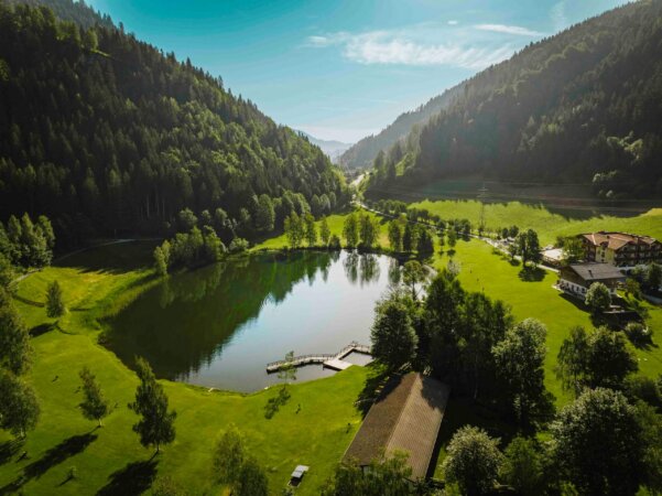 Der Böndlsee in Goldegg, Salzburger Sonnenterrasse