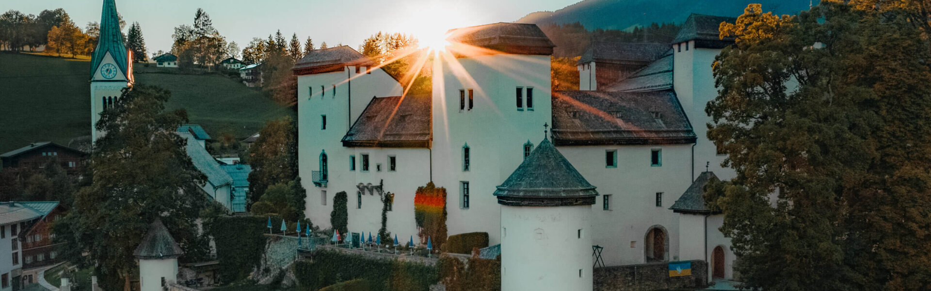 Schloss Goldegg, Sommer auf der Salzburger Sonnenterrasse, St. Veit, Goldegg und Schwarzach