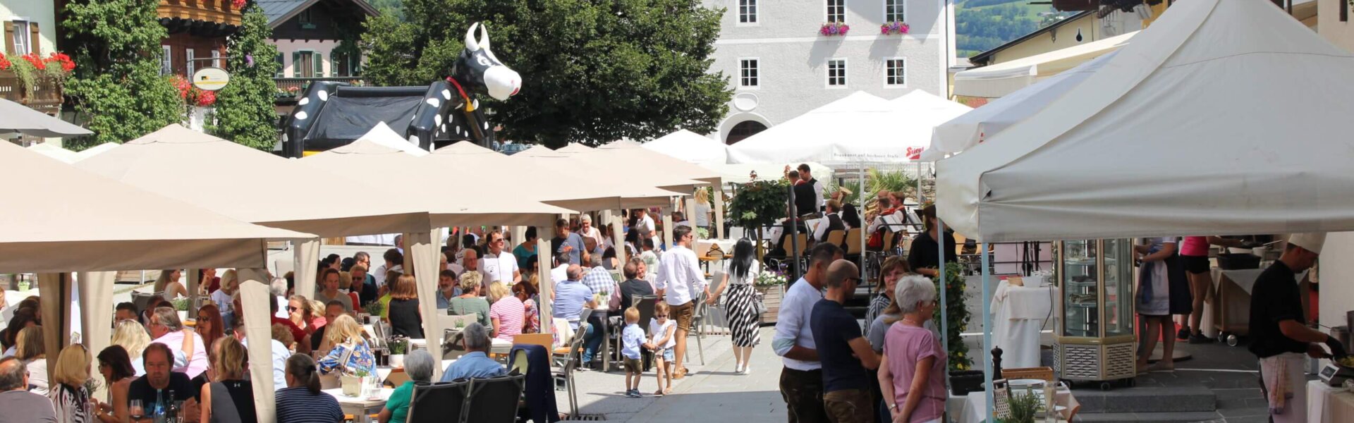 Kulinarik, Musik und Kunsthandwerksmarkt am Marktplatz von St. Veit.